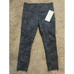 NWT Lululemon Fast and Free 23”